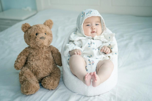 广州代怀试管生子宝宝吃不饱母乳的症状